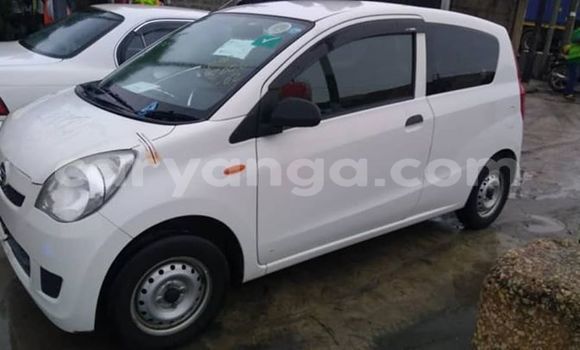 Buy Used Daihatsu Mira White Car in Lilongwe in Malawi