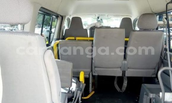 Buy Used Toyota Regius White Car in Lilongwe in Malawi Buy Used Toyota Regius White Car in Lilongwe in Malawi
