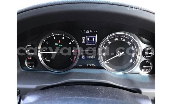 Acheter Import Voiture Toyota Land Cruiser Blanc à Import - Dubai, Malawi Acheter Import Voiture Toyota Land Cruiser Blanc à Import - Dubai, Malawi