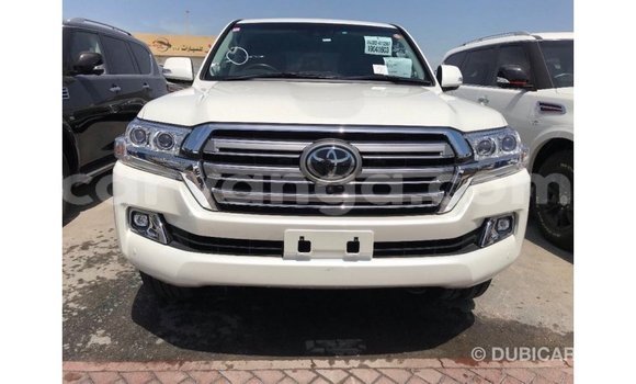 Acheter Import Voiture Toyota Land Cruiser Blanc à Import - Dubai, Malawi Acheter Import Voiture Toyota Land Cruiser Blanc à Import - Dubai, Malawi