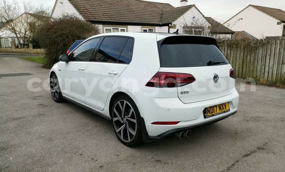 Nunua Ilio tumika Volkswagen Golf GTI White Gari ndani ya Lilongwe nchini Malawi Nunua Ilio tumika Volkswagen Golf GTI White Gari ndani ya Lilongwe nchini Malawi