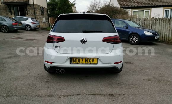 Nunua Ilio tumika Volkswagen Golf GTI White Gari ndani ya Lilongwe nchini Malawi Nunua Ilio tumika Volkswagen Golf GTI White Gari ndani ya Lilongwe nchini Malawi