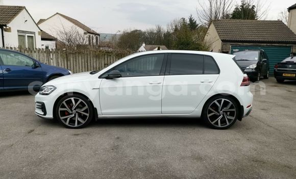 Nunua Ilio tumika Volkswagen Golf GTI White Gari ndani ya Lilongwe nchini Malawi Nunua Ilio tumika Volkswagen Golf GTI White Gari ndani ya Lilongwe nchini Malawi
