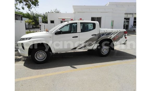 Acheter Import Voiture Mitsubishi L200 Blanc à Import - Dubai, Malawi Acheter Import Voiture Mitsubishi L200 Blanc à Import - Dubai, Malawi