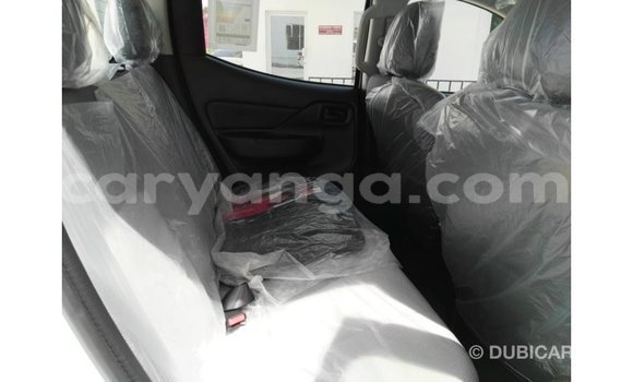 Acheter Import Voiture Mitsubishi L200 Blanc à Import - Dubai, Malawi Acheter Import Voiture Mitsubishi L200 Blanc à Import - Dubai, Malawi