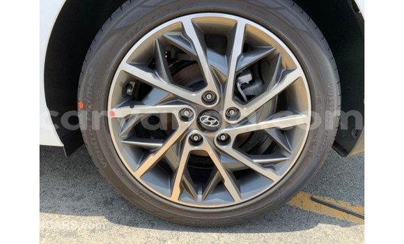 Nunua Imported Hyundai Elantra White Gari ndani ya Import - Dubai nchini Malawi Nunua Imported Hyundai Elantra White Gari ndani ya Import - Dubai nchini Malawi