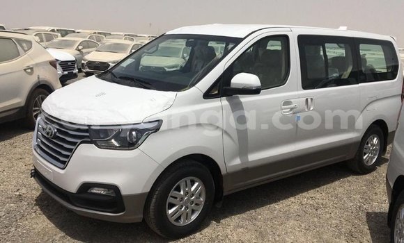 Buy Import Hyundai Chorus White Truck in Import - Dubai in Malawi Buy Import Hyundai Chorus White Truck in Import - Dubai in Malawi