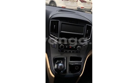 Buy Import Hyundai Chorus White Truck in Import - Dubai in Malawi Buy Import Hyundai Chorus White Truck in Import - Dubai in Malawi