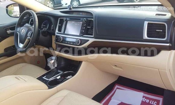 Nunua Imported Toyota Highlander Blue Gari ndani ya Import - Dubai nchini Malawi Nunua Imported Toyota Highlander Blue Gari ndani ya Import - Dubai nchini Malawi
