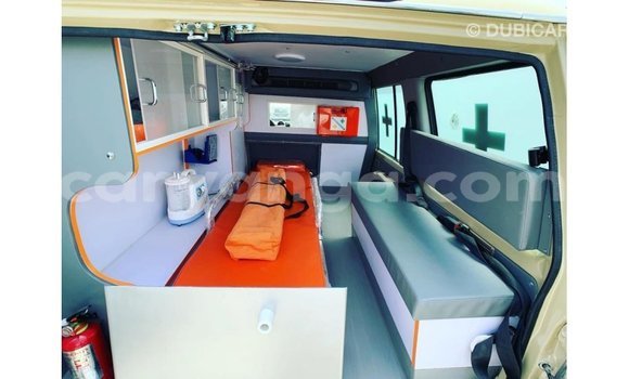 Acheter Import Voiture Toyota Land Cruiser Blanc à Import - Dubai, Malawi Acheter Import Voiture Toyota Land Cruiser Blanc à Import - Dubai, Malawi