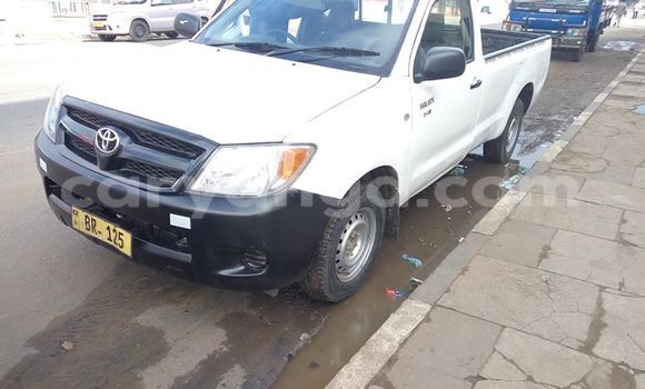 Nunua Ilio tumika Toyota Hilux White Gari ndani ya Limbe nchini Malawi Nunua Ilio tumika Toyota Hilux White Gari ndani ya Limbe nchini Malawi