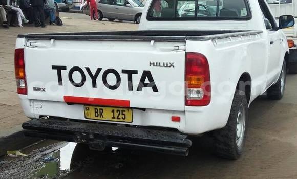 Nunua Ilio tumika Toyota Hilux White Gari ndani ya Limbe nchini Malawi Nunua Ilio tumika Toyota Hilux White Gari ndani ya Limbe nchini Malawi