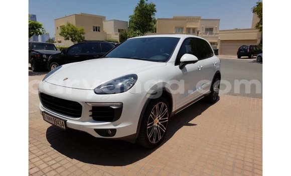 Buy Import Porsche Cayenne White Car in Import - Dubai in Malawi