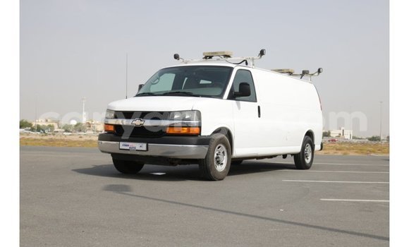 Buy Import Chevrolet Express White Car in Import - Dubai in Malawi
