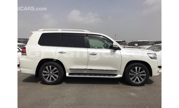 Nunua Imported Toyota Land Cruiser White Gari ndani ya Import - Dubai nchini Malawi Nunua Imported Toyota Land Cruiser White Gari ndani ya Import - Dubai nchini Malawi
