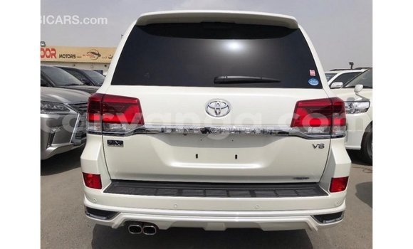 Nunua Imported Toyota Land Cruiser White Gari ndani ya Import - Dubai nchini Malawi Nunua Imported Toyota Land Cruiser White Gari ndani ya Import - Dubai nchini Malawi
