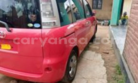 Buy Used Toyota Sienta Red Car in Blantyre in Malawi Buy Used Toyota Sienta Red Car in Blantyre in Malawi