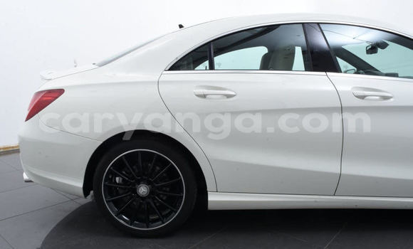 Buy Used Mercedes‒Benz 300–Series White Car in Dowa in Dowa Buy Used Mercedes‒Benz 300–Series White Car in Dowa in Dowa