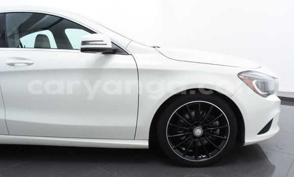 Buy Used Mercedes‒Benz 300–Series White Car in Dowa in Dowa Buy Used Mercedes‒Benz 300–Series White Car in Dowa in Dowa