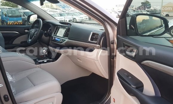 Nunua Imported Toyota Highlander Other Gari ndani ya Import - Dubai nchini Malawi Nunua Imported Toyota Highlander Other Gari ndani ya Import - Dubai nchini Malawi