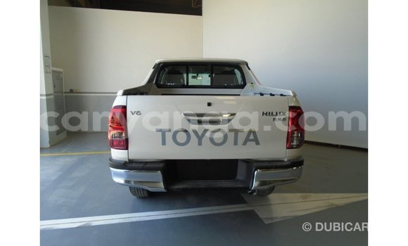 Acheter Import Voiture Toyota Hilux Blanc à Import - Dubai, Malawi Acheter Import Voiture Toyota Hilux Blanc à Import - Dubai, Malawi