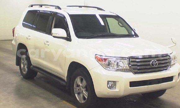 Buy Import Toyota Land Cruiser White Car in Import - Dubai in Malawi Buy Import Toyota Land Cruiser White Car in Import - Dubai in Malawi