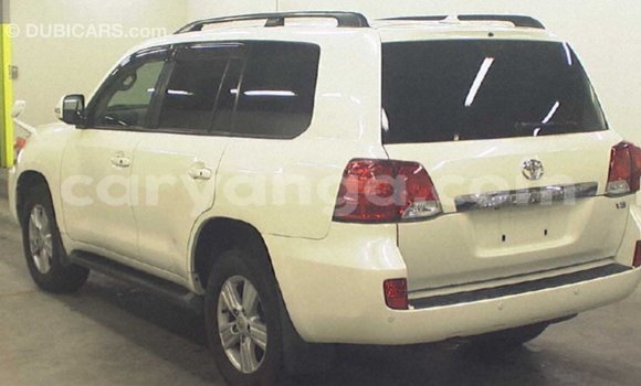Buy Import Toyota Land Cruiser White Car in Import - Dubai in Malawi Buy Import Toyota Land Cruiser White Car in Import - Dubai in Malawi