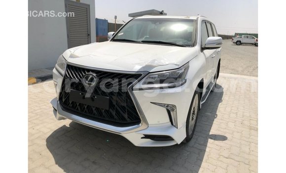 Acheter Import Voiture Lexus LX Blanc à Import - Dubai, Malawi Acheter Import Voiture Lexus LX Blanc à Import - Dubai, Malawi