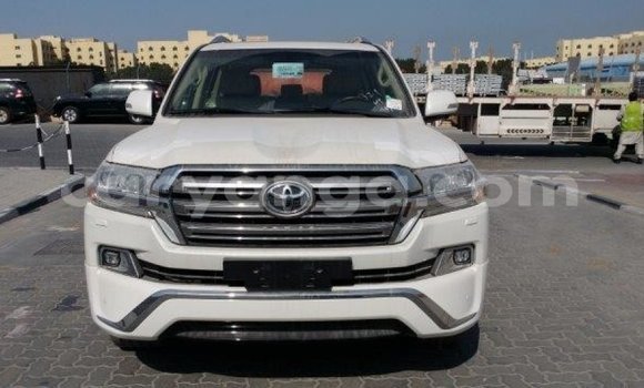Buy Import Toyota Land Cruiser White Car in Import - Dubai in Malawi Buy Import Toyota Land Cruiser White Car in Import - Dubai in Malawi