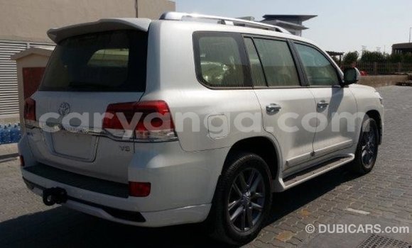 Buy Import Toyota Land Cruiser White Car in Import - Dubai in Malawi Buy Import Toyota Land Cruiser White Car in Import - Dubai in Malawi