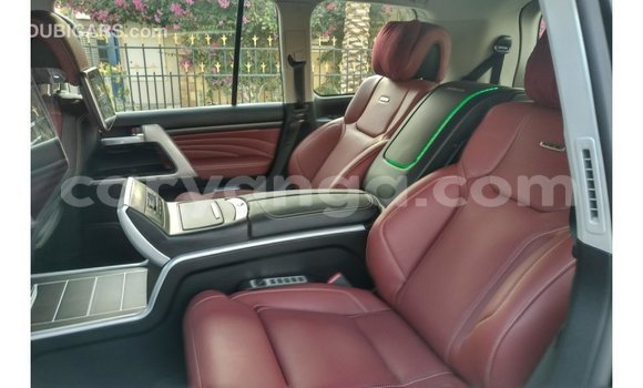 Acheter Import Voiture Toyota Land Cruiser Noir à Import - Dubai, Malawi Acheter Import Voiture Toyota Land Cruiser Noir à Import - Dubai, Malawi