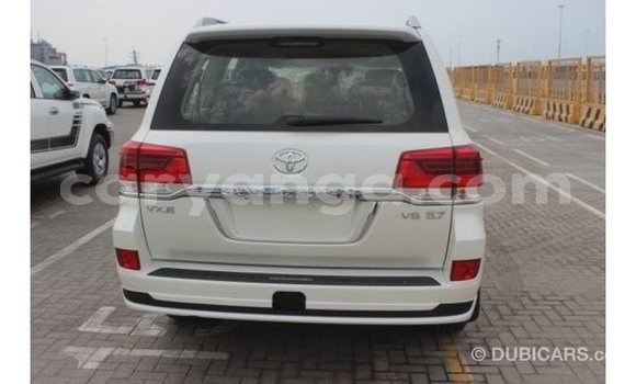Buy Import Toyota Land Cruiser White Car in Import - Dubai in Malawi Buy Import Toyota Land Cruiser White Car in Import - Dubai in Malawi