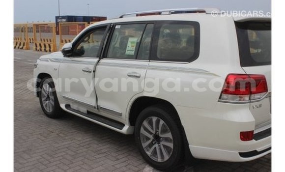 Buy Import Toyota Land Cruiser White Car in Import - Dubai in Malawi Buy Import Toyota Land Cruiser White Car in Import - Dubai in Malawi