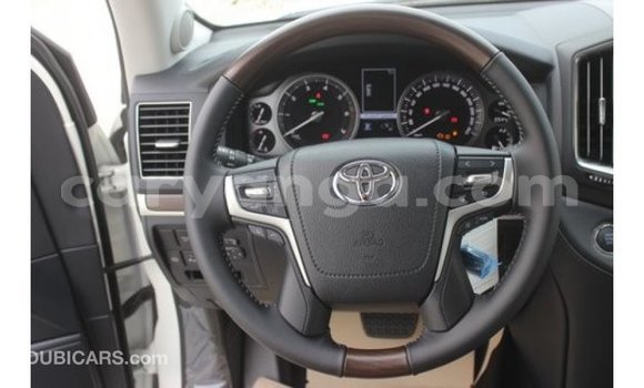 Buy Import Toyota Land Cruiser White Car in Import - Dubai in Malawi Buy Import Toyota Land Cruiser White Car in Import - Dubai in Malawi