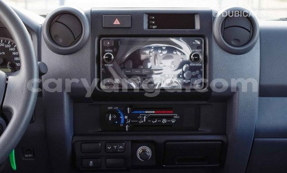 Acheter Import Voiture Toyota Land Cruiser Blanc à Import - Dubai, Malawi Acheter Import Voiture Toyota Land Cruiser Blanc à Import - Dubai, Malawi