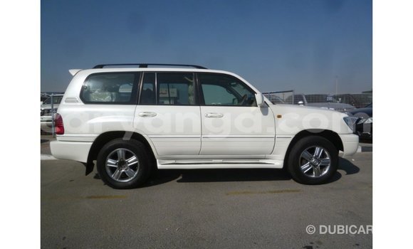 Acheter Import Voiture Toyota Land Cruiser Blanc à Import - Dubai, Malawi Acheter Import Voiture Toyota Land Cruiser Blanc à Import - Dubai, Malawi