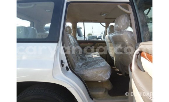 Acheter Import Voiture Toyota Land Cruiser Blanc à Import - Dubai, Malawi Acheter Import Voiture Toyota Land Cruiser Blanc à Import - Dubai, Malawi