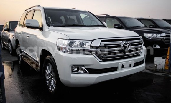 Buy Import Toyota Land Cruiser White Car in Import - Dubai in Malawi Buy Import Toyota Land Cruiser White Car in Import - Dubai in Malawi