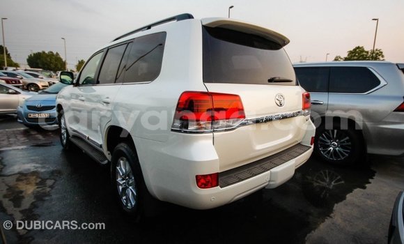 Buy Import Toyota Land Cruiser White Car in Import - Dubai in Malawi Buy Import Toyota Land Cruiser White Car in Import - Dubai in Malawi