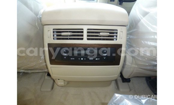 Acheter Import Voiture Toyota Land Cruiser Blanc à Import - Dubai, Malawi Acheter Import Voiture Toyota Land Cruiser Blanc à Import - Dubai, Malawi