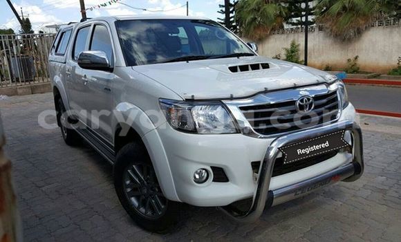 Buy Used Toyota Hilux White Car in Limbe in Malawi Buy Used Toyota Hilux White Car in Limbe in Malawi