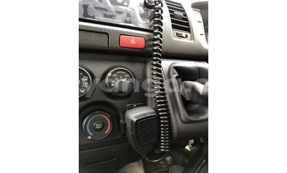 Acheter Import Voiture Toyota Hiace Blanc à Import - Dubai, Malawi Acheter Import Voiture Toyota Hiace Blanc à Import - Dubai, Malawi