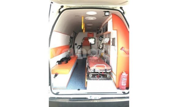 Acheter Import Voiture Toyota Hiace Blanc à Import - Dubai, Malawi Acheter Import Voiture Toyota Hiace Blanc à Import - Dubai, Malawi