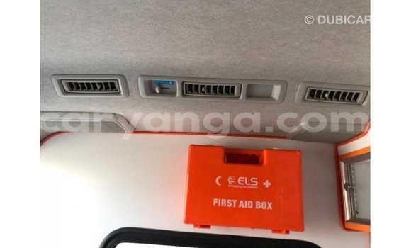 Acheter Import Voiture Toyota Hiace Blanc à Import - Dubai, Malawi Acheter Import Voiture Toyota Hiace Blanc à Import - Dubai, Malawi