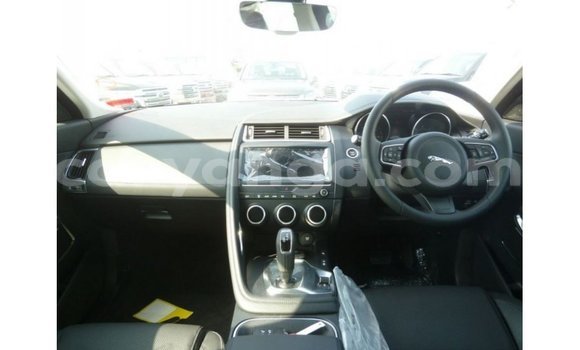 Acheter Import Voiture Jaguar E-Pace Blanc à Import - Dubai, Malawi Acheter Import Voiture Jaguar E-Pace Blanc à Import - Dubai, Malawi