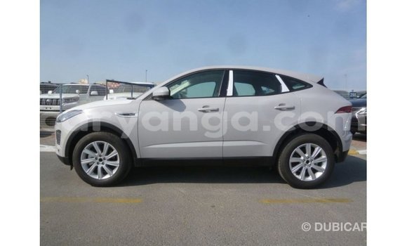 Acheter Import Voiture Jaguar E-Pace Blanc à Import - Dubai, Malawi Acheter Import Voiture Jaguar E-Pace Blanc à Import - Dubai, Malawi