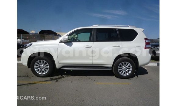 Acheter Import Voiture Toyota Prado Blanc à Import - Dubai, Malawi Acheter Import Voiture Toyota Prado Blanc à Import - Dubai, Malawi