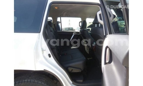Acheter Import Voiture Toyota Prado Blanc à Import - Dubai, Malawi Acheter Import Voiture Toyota Prado Blanc à Import - Dubai, Malawi