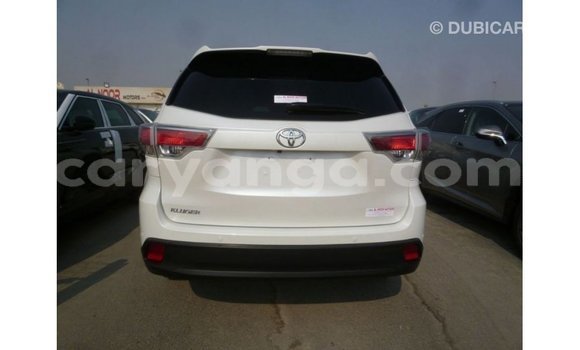 Acheter Import Voiture Toyota Kluger Blanc à Import - Dubai, Malawi Acheter Import Voiture Toyota Kluger Blanc à Import - Dubai, Malawi