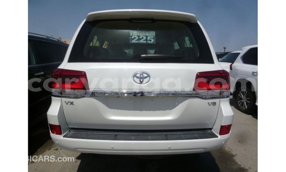 Buy Import Toyota Land Cruiser White Car in Import - Dubai in Malawi Buy Import Toyota Land Cruiser White Car in Import - Dubai in Malawi